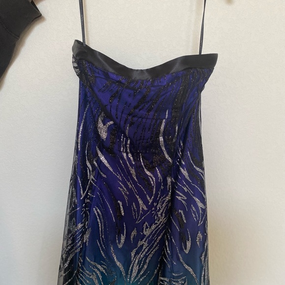 Prom dress - Picture 4 of 8